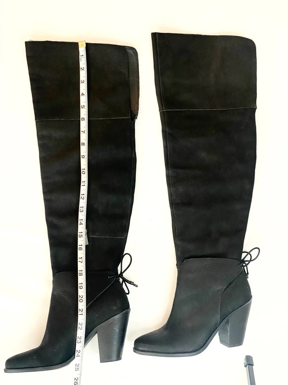 Jessica Simpson never worn